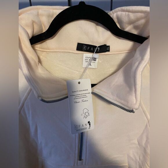 Women’s half zip pullover sweater in cream with kangaroo pocket NWT - Picture 3 of 6